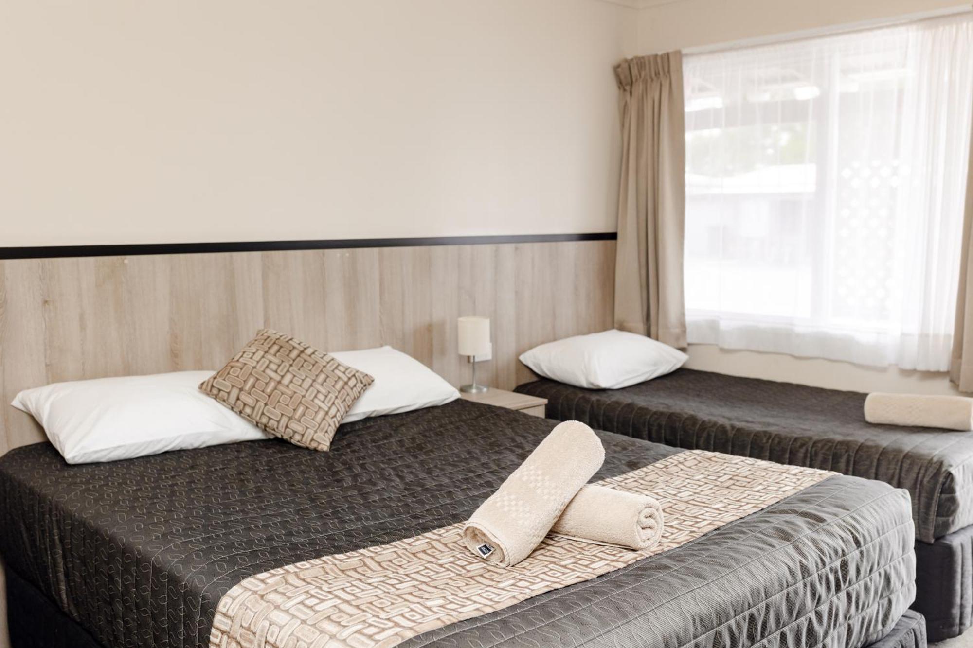 Starline Motor Inn Miles Exteriér fotografie